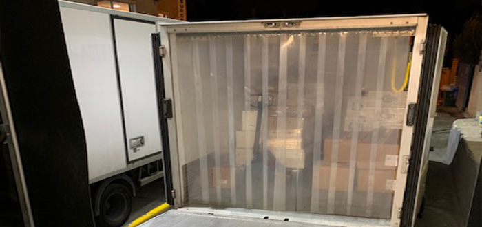 rideau à lanières dans un camion réfrigéré